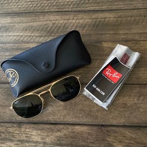Ray Ban gold rimmed aviators